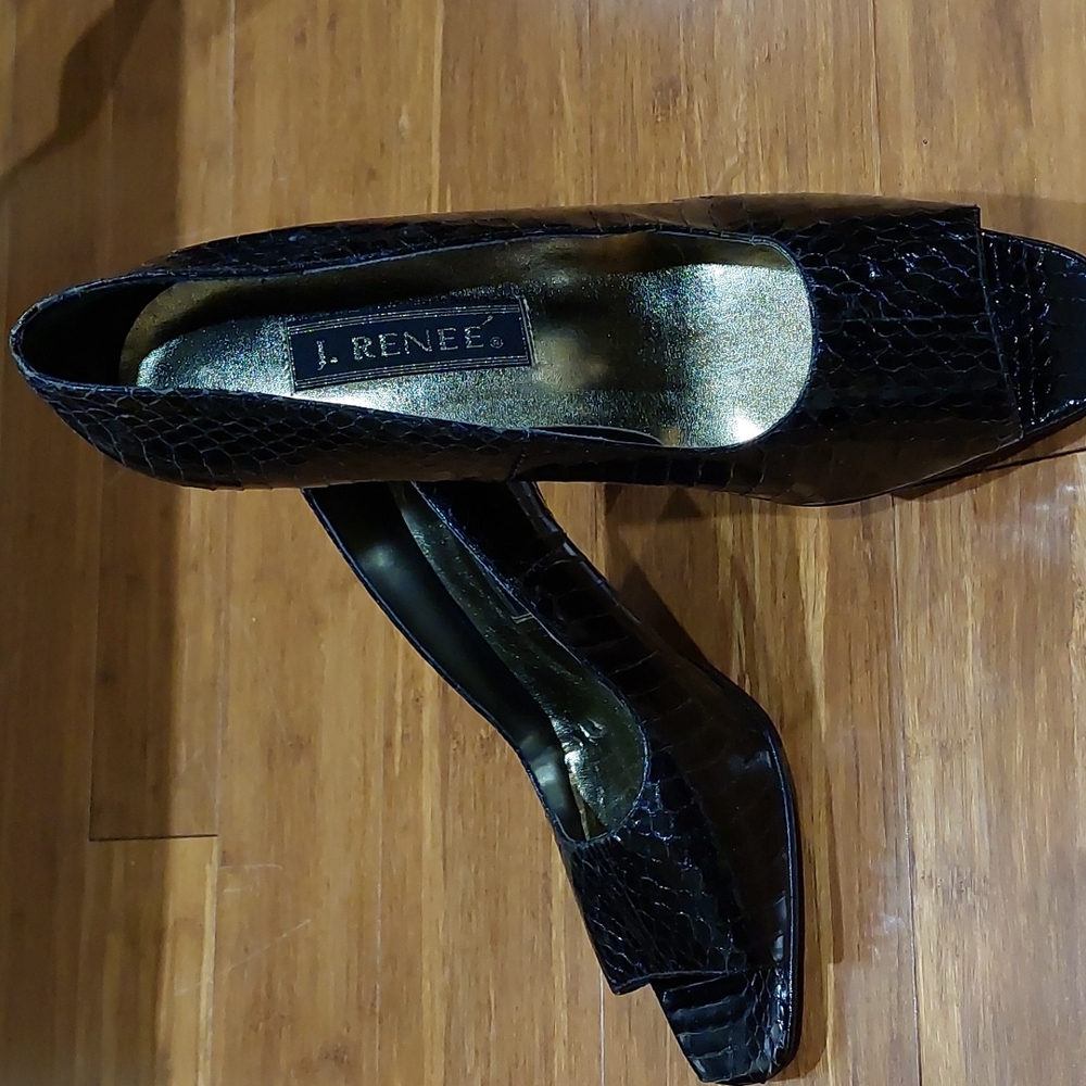 NEW Never Worn J Renee Peeptoe Pumps
